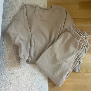Aritzia sweatsuit